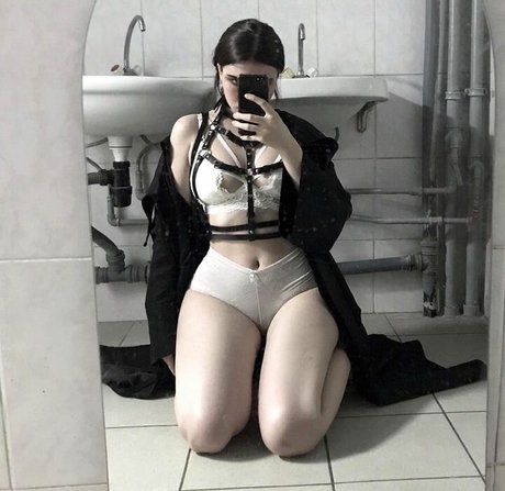 Polina Marzana naked onlyfans