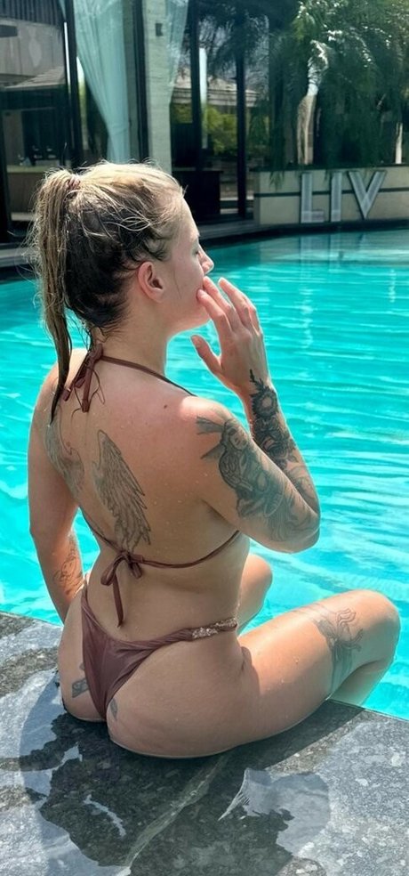 Silvia and Eveline Dellai onlyfans topless