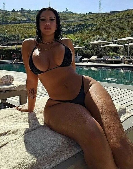 Mikaelabrbs onlyfans nude pictures