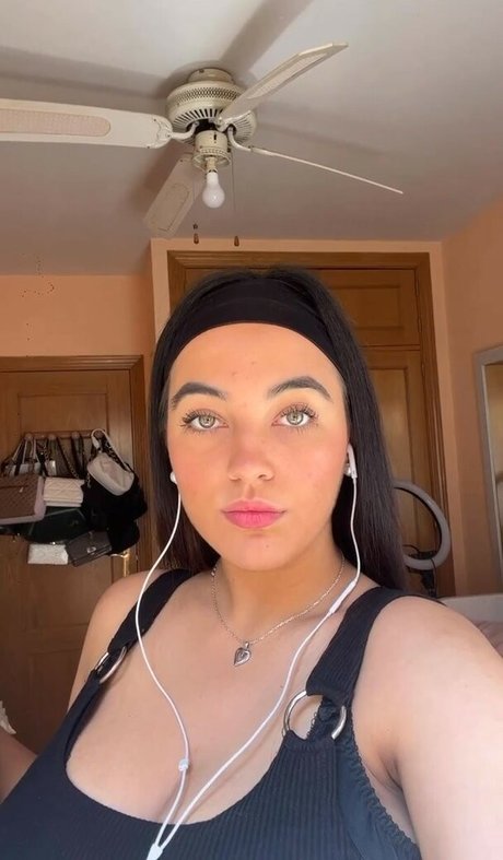 Anneris onlyfans page