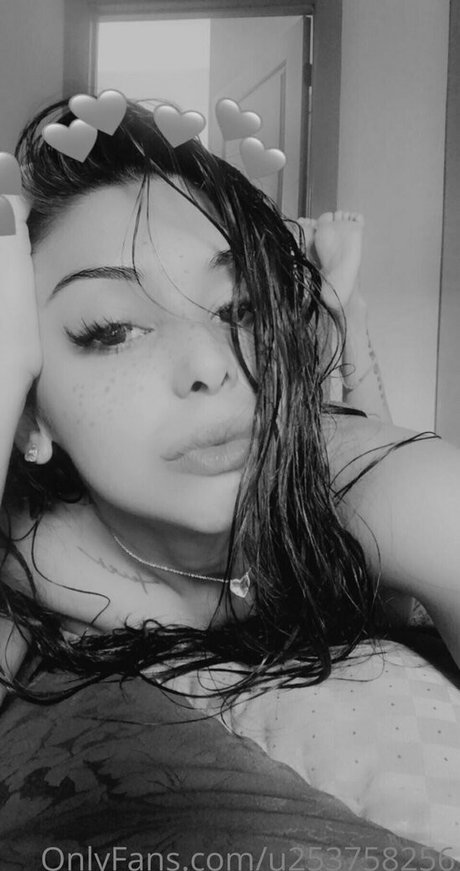 camilavalentinaxo strip onlyfans