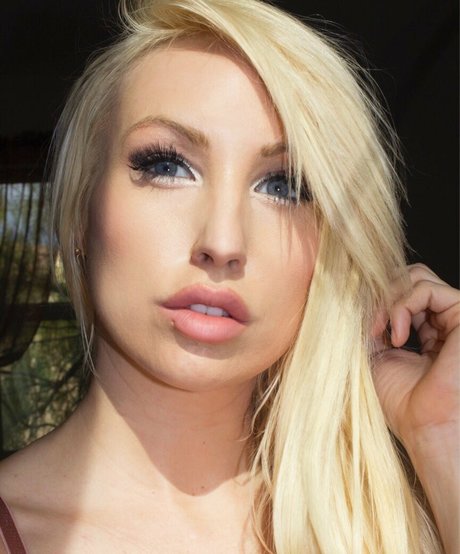 LasVegasBarbie free only fans