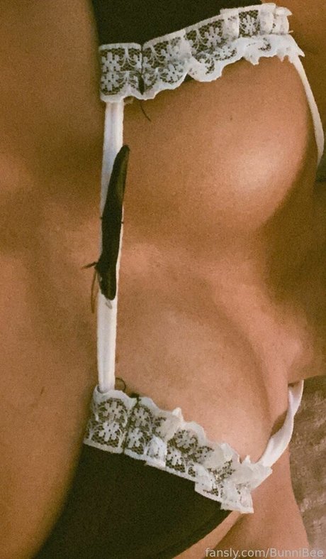 BunniBee onlyfans nude pics