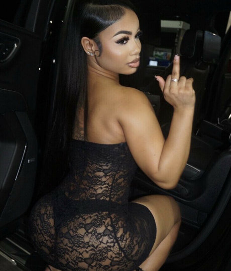 Tatiana Chanell onlyfans strip tease