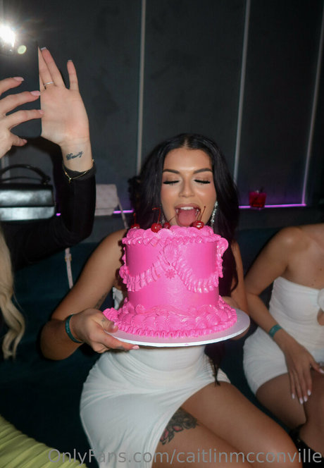 Caitlin McConville onlyfans leaks