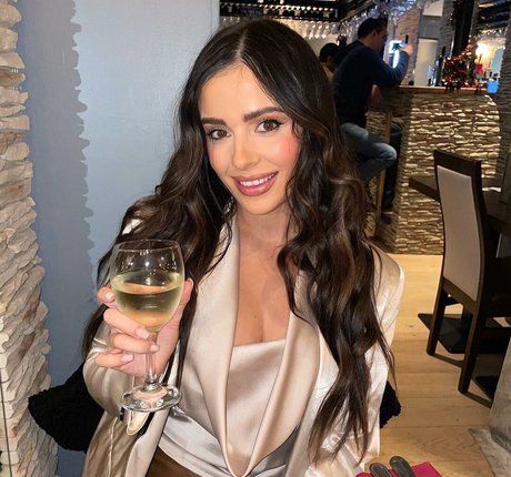 Megan L onlyfans nude tits