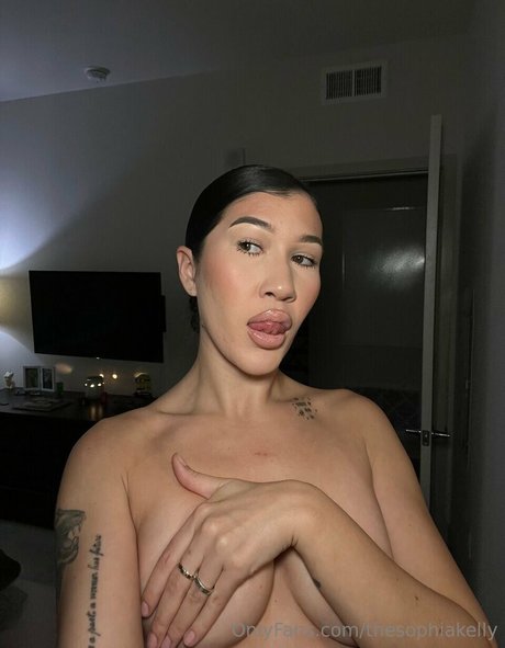 thesophiakelly nude onlyfans