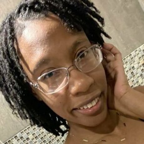 strawberry bubbles onlyfans picture