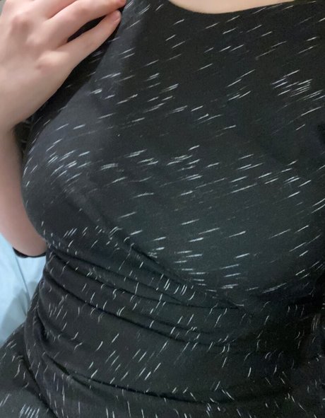 Frozen Cherry onlyfans tits