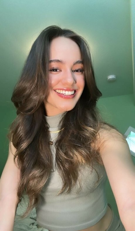 Andrea Guti rrez naked onlyfans leaks