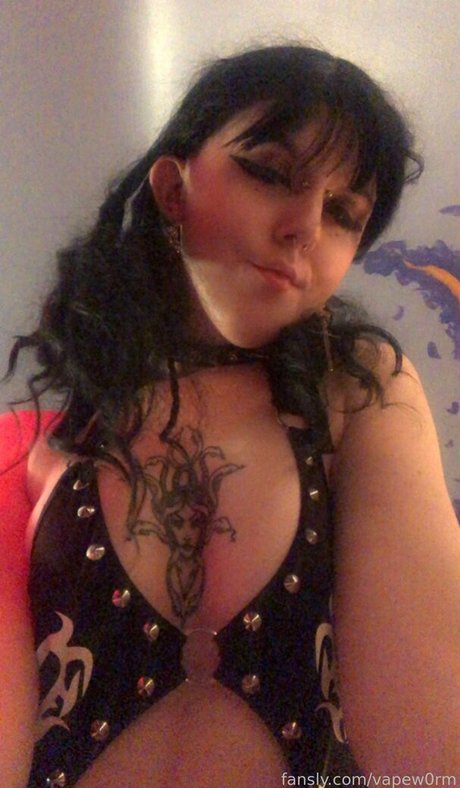 vapew0rm leaked naked onlyfans