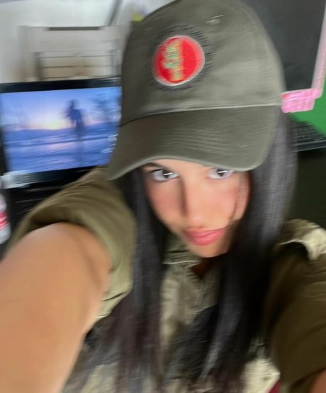 May Cohen nude onlyfans