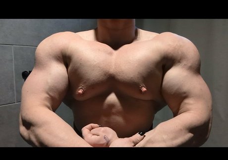 musclegeisha onlyfans leaked photos