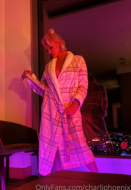 charliphoenix onlyfans nude