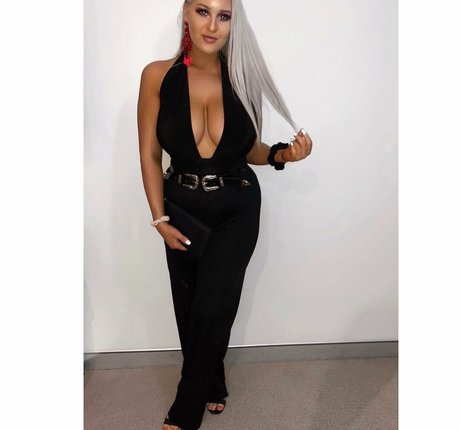 Aimee Young nude onlyfans leak