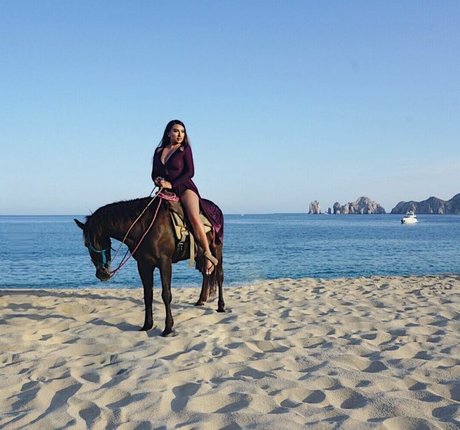 Wendy Alcala onlyfans striptease