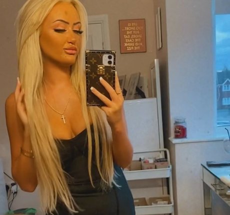 Lily Mcalpine only fans leak