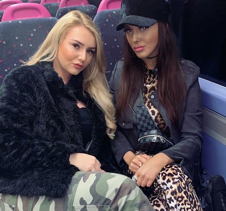 Bobbie Cook onlyfans leaks.