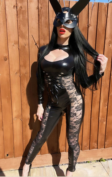 missrebeccajade onlyfans striptease