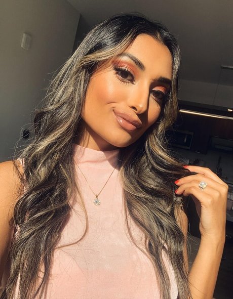 Zia Natasha Lehman Profile pic