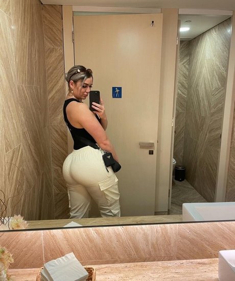 Nikita Simpson nude leak onlyfans