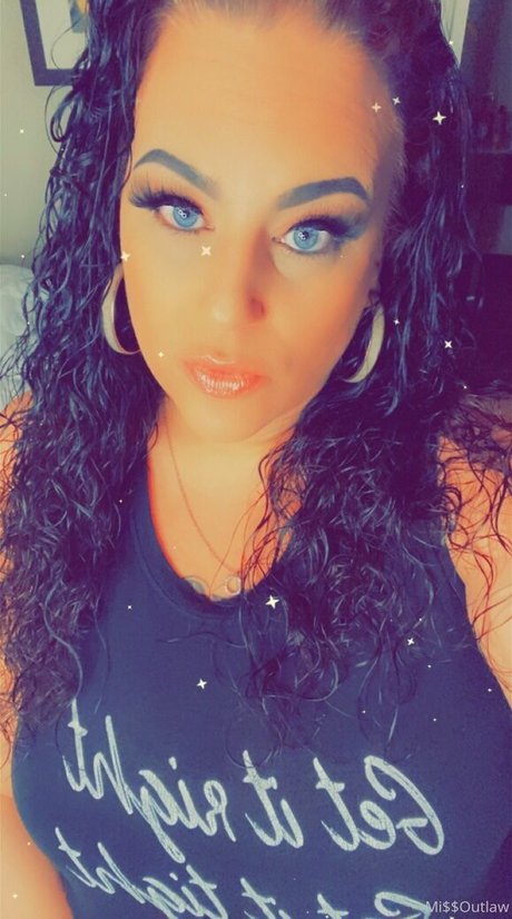 missoutlawakaladyk sexy onlyfans