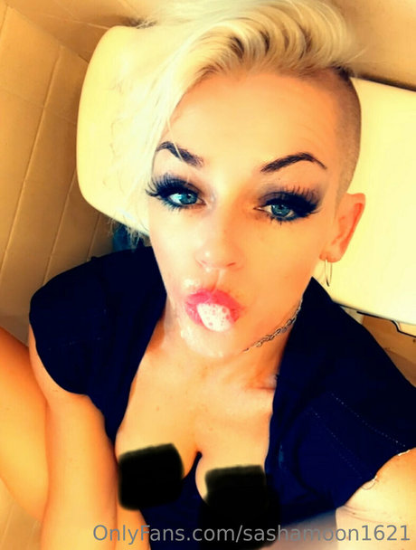sashamoon1621 naked onlyfans leaks