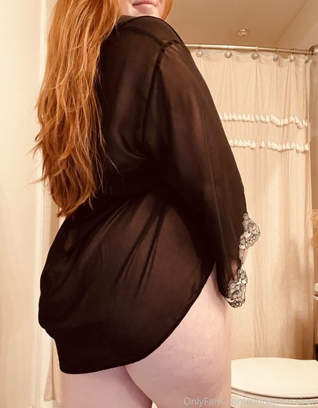 cinnamon siren nudes only fans