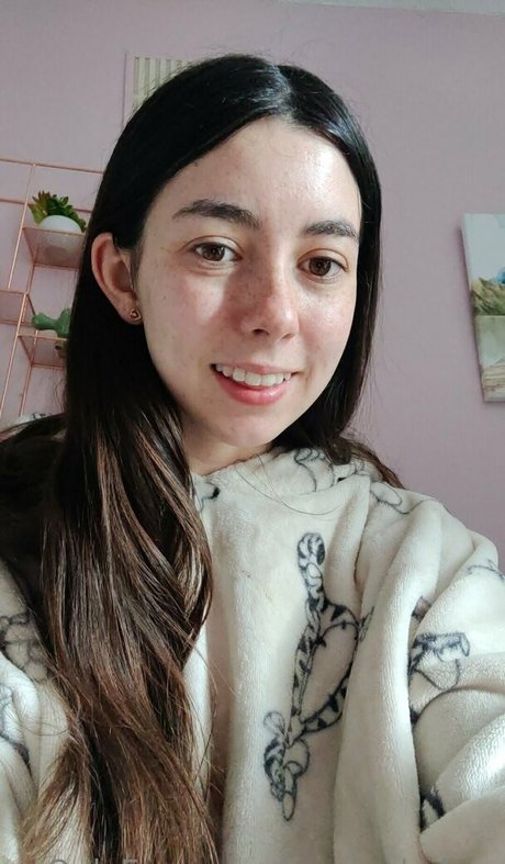 pussy spreading onlyfans beautiful still