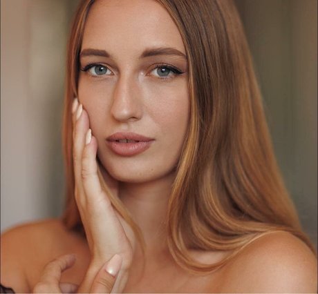 Luuna Red nude onlyfans porn