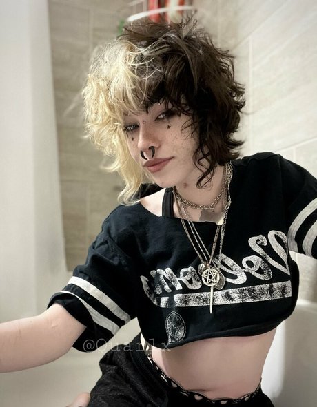 Quarlx nude leaked onlyfans