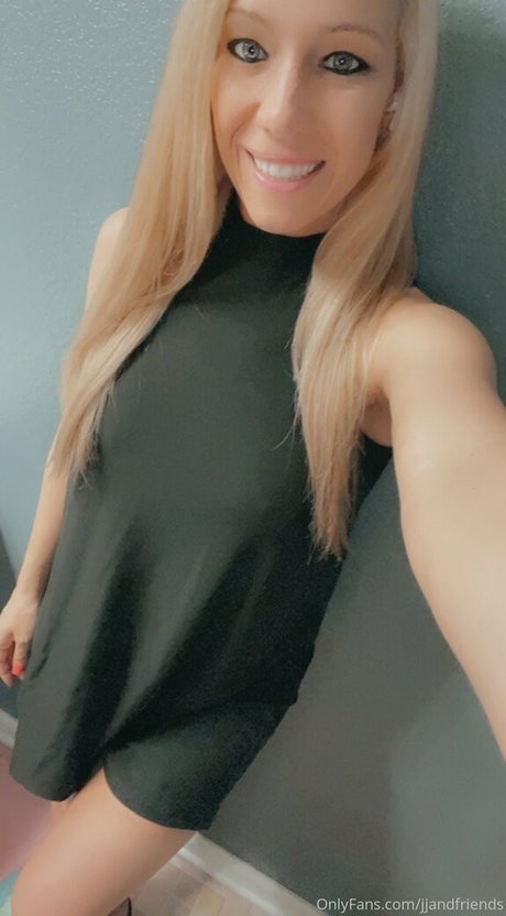 jjandfriends onlyfans naked leak