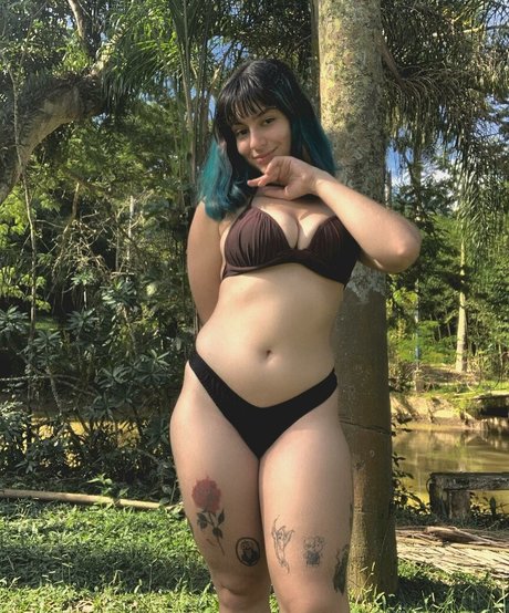 Giovana Gomes onlyfans strip tease