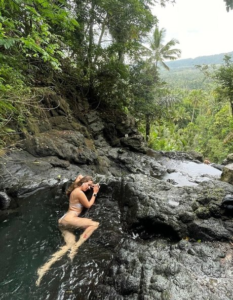 teen lesbian onlyfans porno artwork