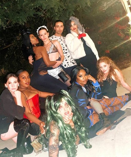 Victoria Pedretti new onlyfans leaks