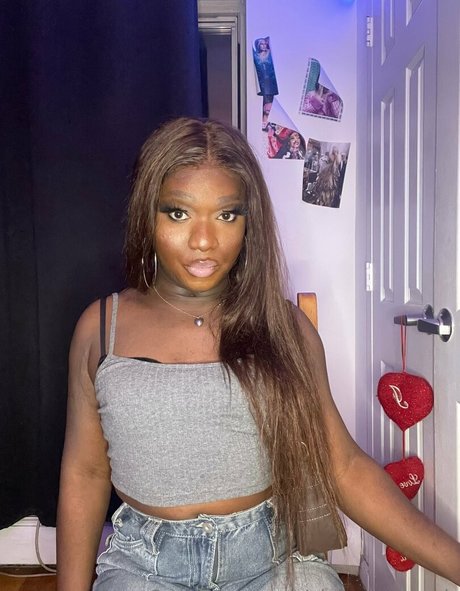 sissy serayah onlyfans leaks nudes