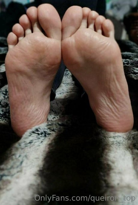 queiron top topless onlyfans