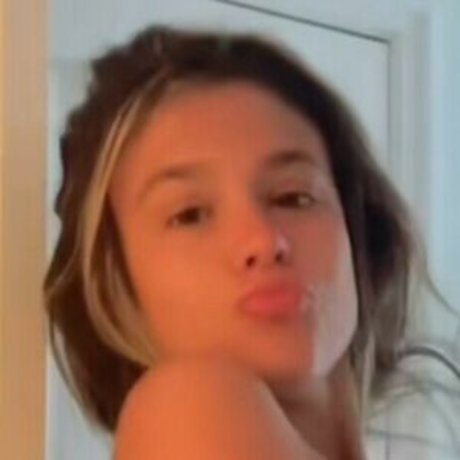 Isabella Meccia naked onlyfans leak