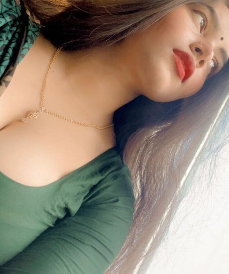 Arpa Roy onlyfans pics