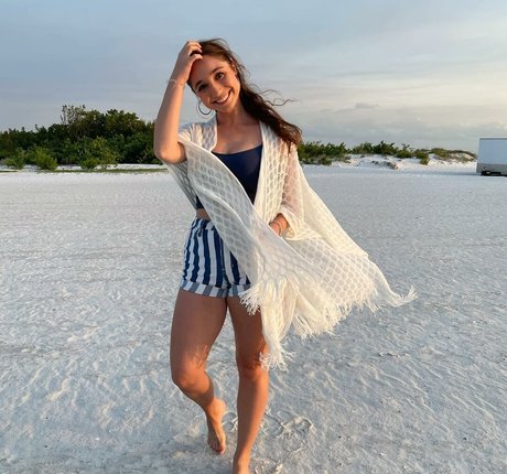 Felicia Hofner nude onlyfans