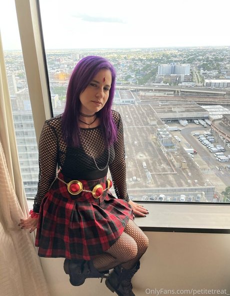 petitetreat_ onlyfans topless