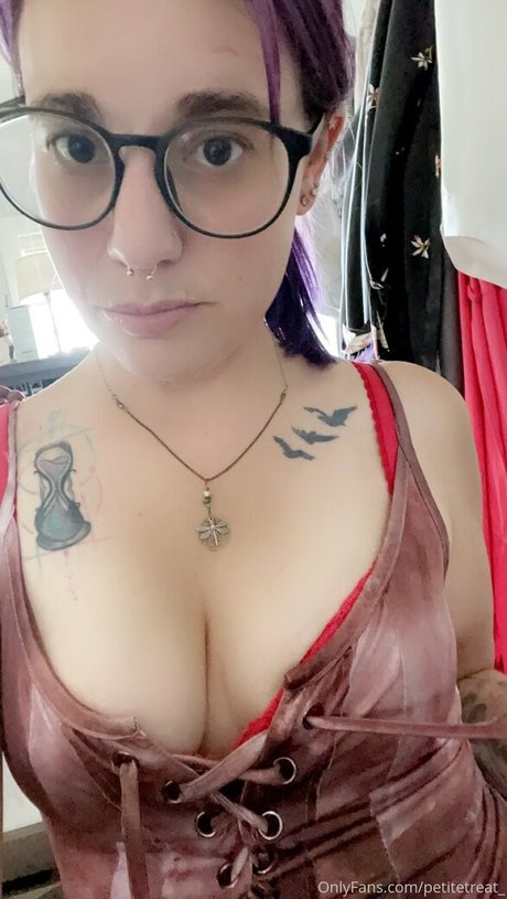 petitetreat_ onlyfans hot