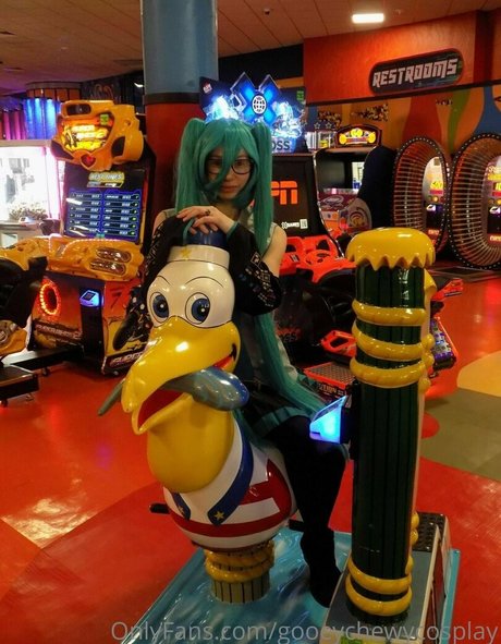 gooeychewycosplay onlyfans nude