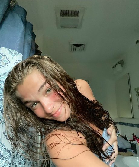 andrea posnerrr topless onlyfans