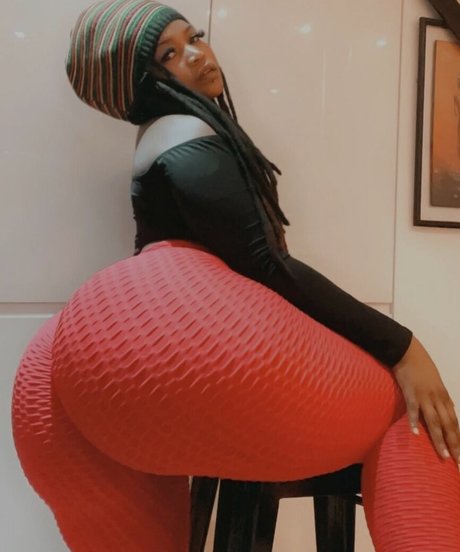 Lorraine Lionheart onlyfans joi