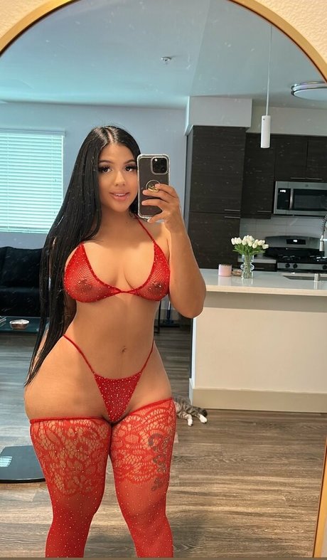 kristine2thikk onlyfans posts