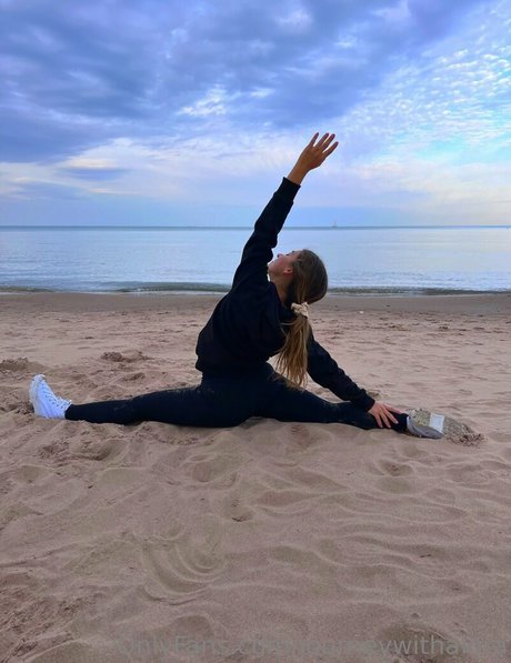 journeywithalora onlyfans striptease