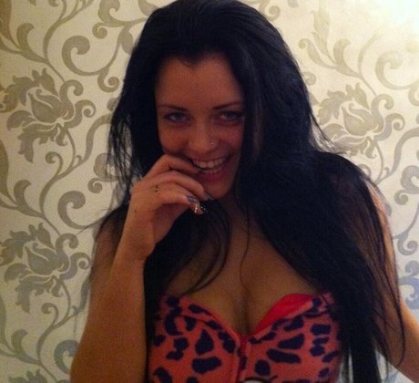 Shona Mcgarty onlyfans lean