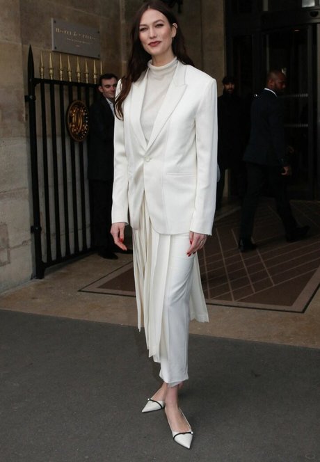 Karlie Kloss onlyfans nude photos