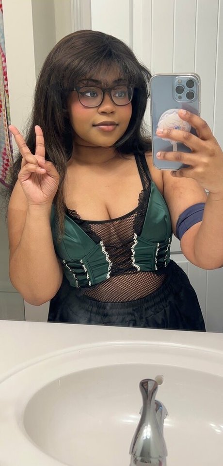 Ria Parker onlyfans public photos